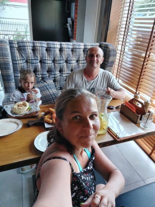 Посетили азиатскую кухню, грузинскую, морской ресторан, и конечно пивной паб. 01