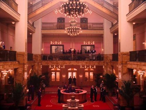 15 мест из культовых фильмов, где можно побывать в реальности. 08