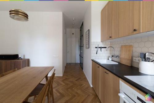 Дерево, стекло и рок: квартира со столярной мастерской на береговом ч. 1. 06