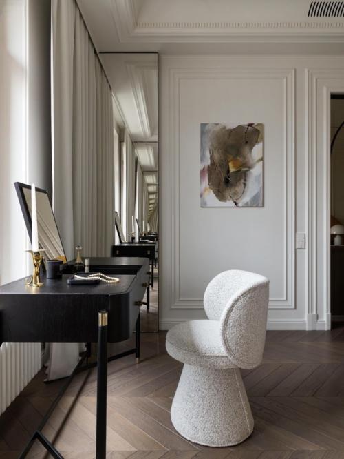 Современная классика с лёгким характером. 07