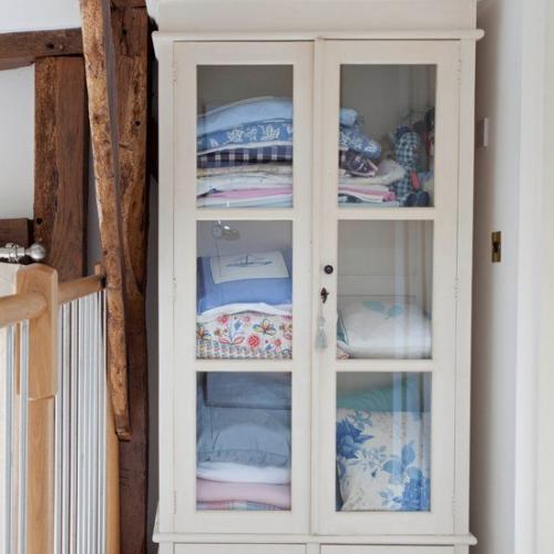 Кирпичная кладка в сочетании с белым цветом - почти классика в дизайне интерьеров. 05