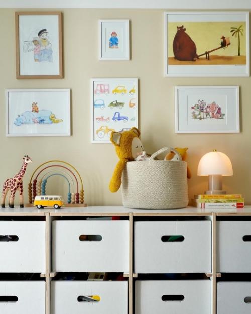 Приятные бежевые оттенки и теплые акценты из дерева в интерьере современнооо дома. 07