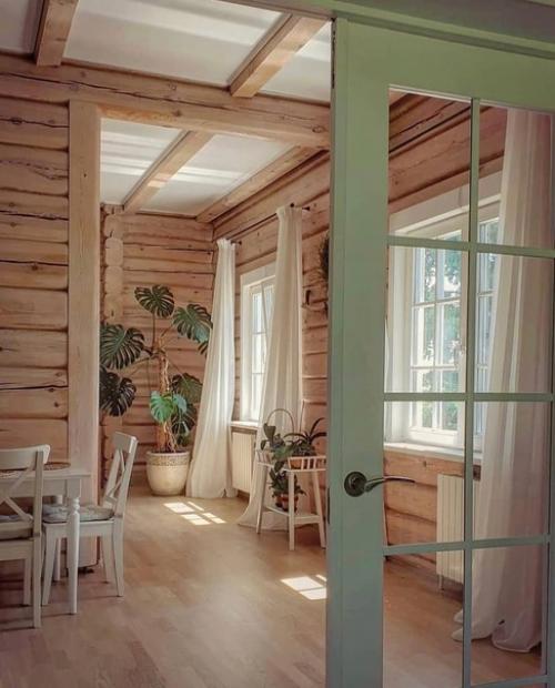 У вас потрясающий дом, еще немного добавить цвета, расставить акценты: здесь оттенить, это перекрасить и будет просто шик! 01