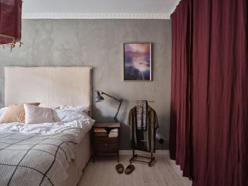 Уютная квартира в старом фонде Стокгольма после реновации вместила даже электрическую сауну. 03