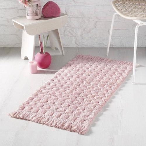 Так тепло и уютно, когда просто стелить его на пол. 03