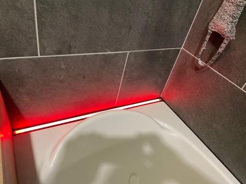 Отремонтировали ванную своими силами. 06