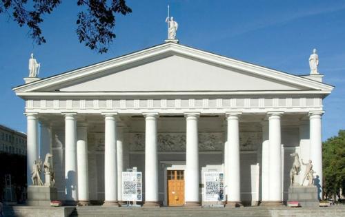 Какие музеи и выставочные комплексы можно вечером в городе посетить. 02