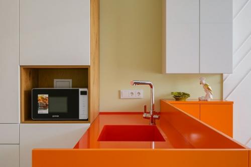 Яркий, жизнерадостный интерьер кухни - гостиной в современном стиле. 05