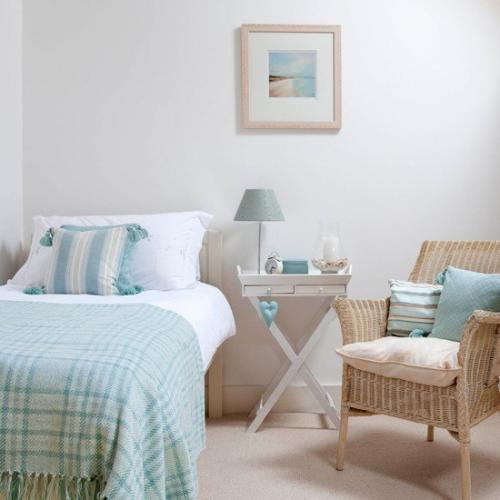 Кирпичная кладка в сочетании с белым цветом - почти классика в дизайне интерьеров. 08