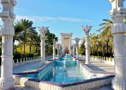 Дариуш гранд отель Dariush (Dariush Grand Hotel) - самый роскошный и помпезный отель острова киш. 06