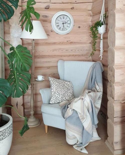 У вас потрясающий дом, еще немного добавить цвета, расставить акценты: здесь оттенить, это перекрасить и будет просто шик! 08