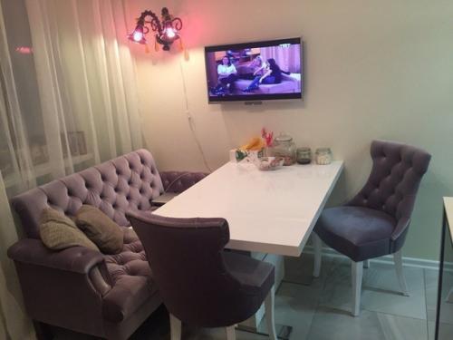 Здравствуйте!  Хочу показать вам нашу кухню. 02