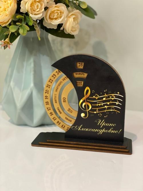 Вечные календари из дерева: лучший подарок для учителей и воспитателей. 06