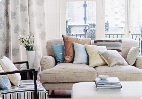 Часто так бывает, что нам хочется перемен, но не в собственном облике, а в дизайне интерьера жилья. 04