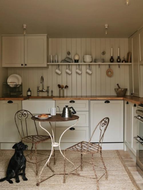 Когда-то здесь был каретный сарай, а сейчас дом Лизы филипс в лондонском районе хакни больше похож на загородный коттедж, чем на городское жилище. 03