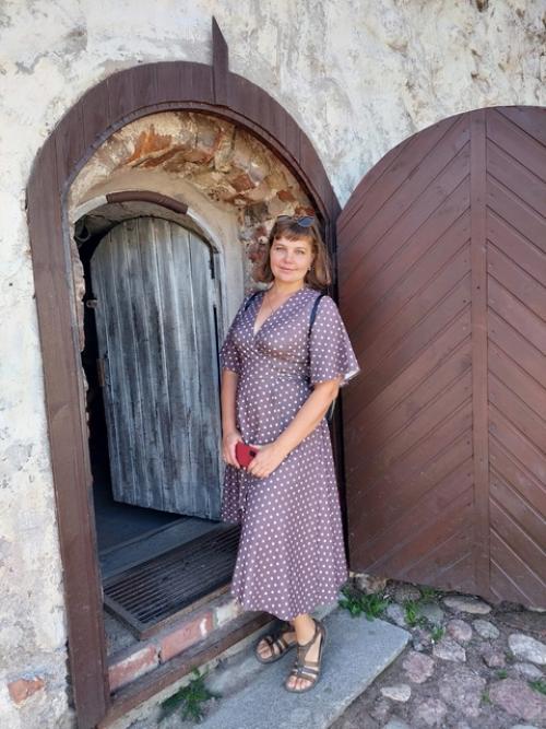 В самом сердце старого Выборга находится таверна, которая славится своими блюдами исторической кухни. 06