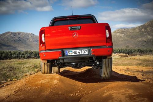 Автоновости - обзоры.   Х - класс - новый рамный Мерседес по цене паркетника. 02