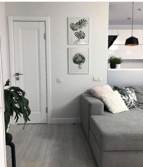 Квартира небольшая, но за счет объединения кухни и гостиной, получилось выкроить дополнительное пространство. 03