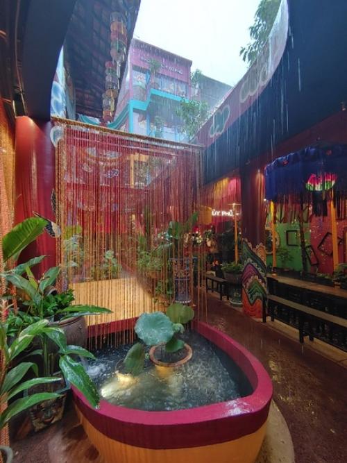 Кафе под дождем. 07