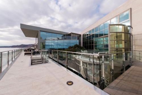 Этот пляжный домик был представлен в первозданном виде в 1979 году в городке малибу, на Западе округа Лос-анджелес, штат Калифорния, США. 02