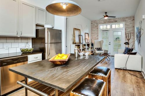 Часть 1.  Эта стильная квартира находится неподалеку от кампуса университета штата луизиана в городе Батон-руж, штат луизиана, США. 06