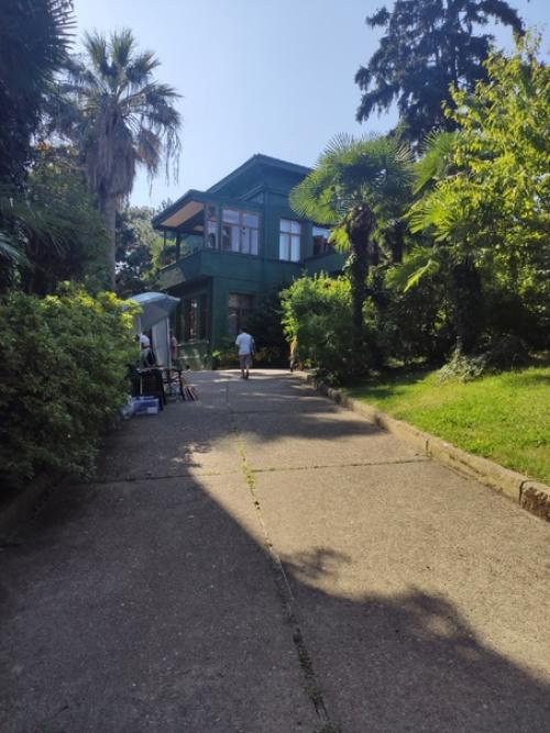 Мы жили совсем недалеко от мацесты, поэтому посетили музей Дача Сталина. 01