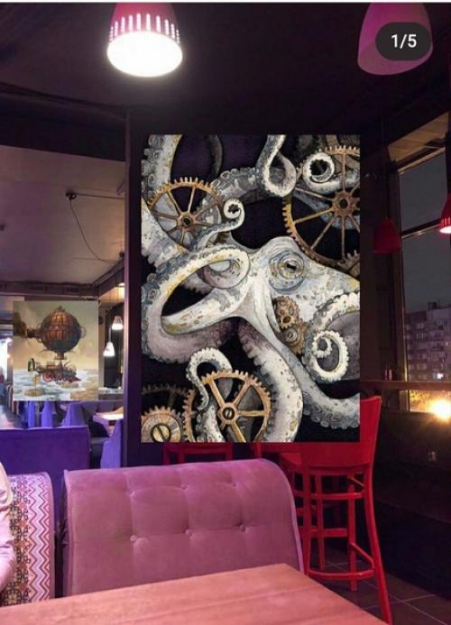 Здравствуйте, соседи!  Я профессиональный художник и занимаюсь росписью стен. 08