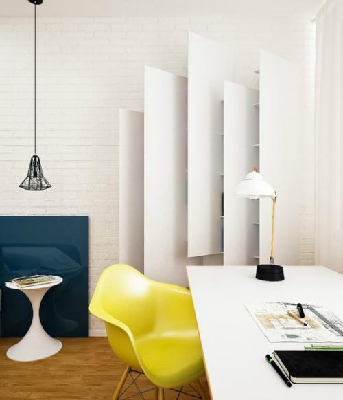 Сочетание желтого и синего цветов создают яркий, контрастный интерьер. 04