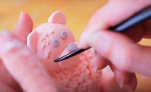 Как приготовить мастику и сделать фигурки. 07