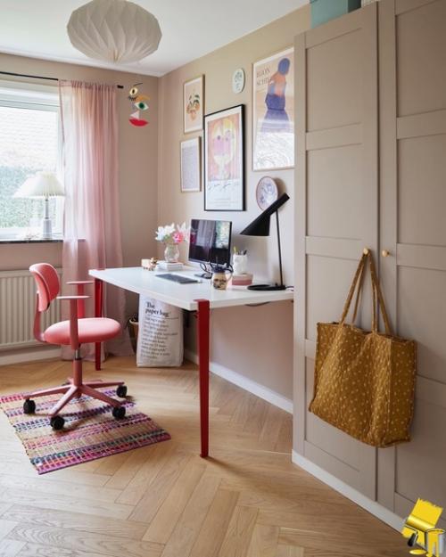 Добро пожаловать в скандинавский интерьер датского дома, в котором хорошо видна любовь датчан к пастельным и достаточно ярким оттенкам. 01