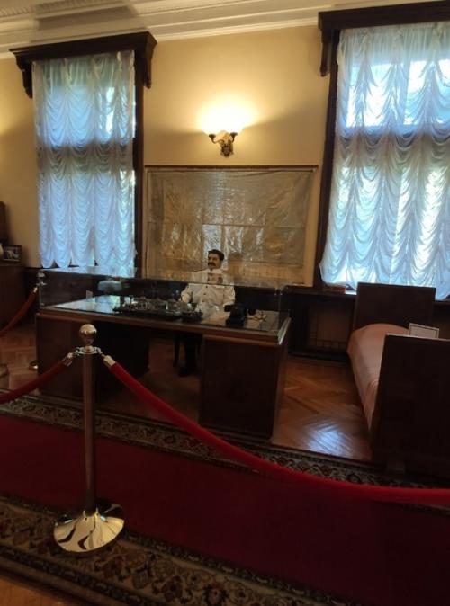 Мы жили совсем недалеко от мацесты, поэтому посетили музей Дача Сталина. 08