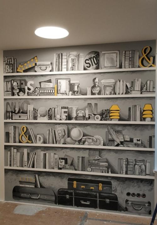 Здравствуйте, соседи!  Я профессиональный художник и занимаюсь росписью стен. 02