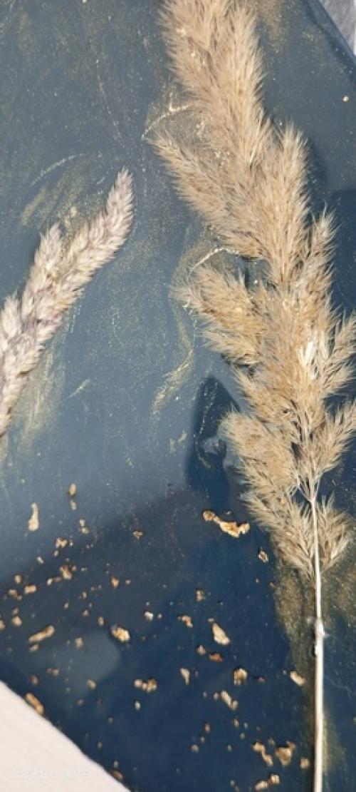 Помните я писала пост о том что решила декорировать мебель смолой. 03