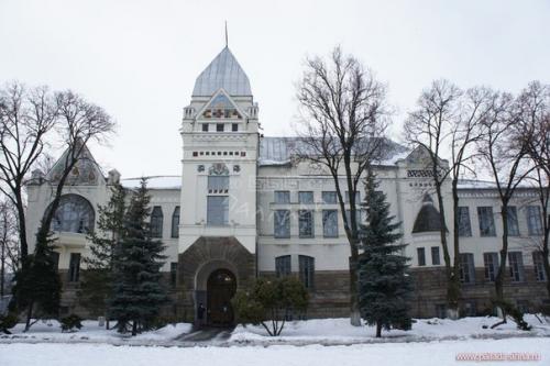 Всем хорошо знакомое здание картинной галереи в городе Пензе строилось совсем не для этих целей. 01