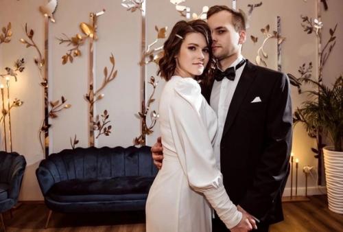 Свадебное торжество прямо во дворце бракосочетания. 02