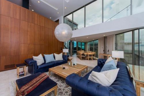 Этот пляжный домик был представлен в первозданном виде в 1979 году в городке малибу, на Западе округа Лос-анджелес, штат Калифорния, США. 03