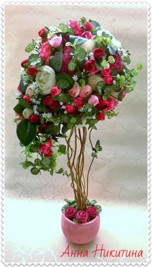 В интерьере спальни или гостиной оттенки светло-розового означают нежность, женственность, а более яркие - страстность, бескорыстие, доброту. 06