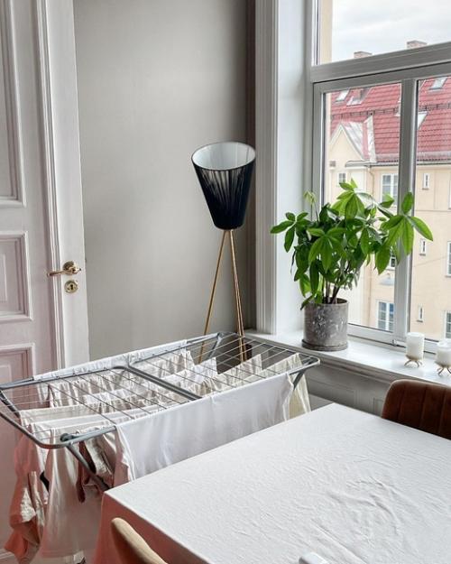 Интерьер мужской квартиры, в которой хозяин пытается создать домашний уют. 07