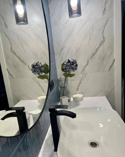 Совмещенный санузел после капитального ремонта. 01