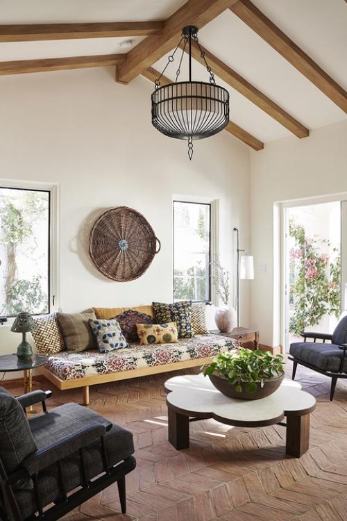 Цветочные мотивы и винтаж в интерьере дома в Калифорнии. 01