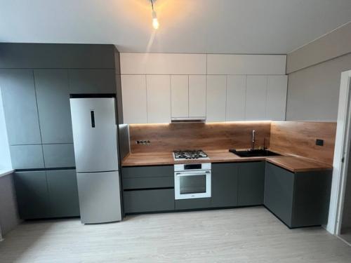 Красивая мебель установлена. 01