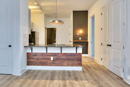 Часть 1.  Эта стильная квартира находится неподалеку от кампуса университета штата луизиана в городе Батон-руж, штат луизиана, США. 08