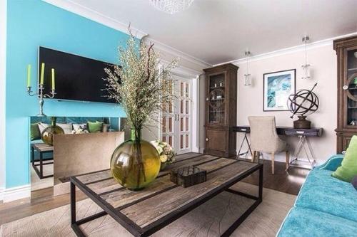 Бирюзовая гостиная: цвет интеллекта. 01