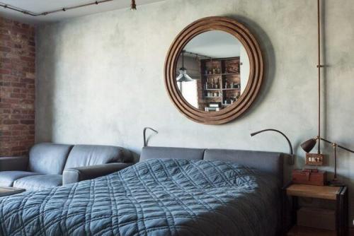 Холостяцкая квартирка?  Внимание на винтажные детали обратите. 02