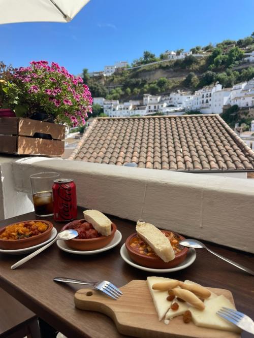 Сетениль де лас бодегас - город, спрятанный под скалой. 06 Сетениль де лас бодегас - город, спрятанный под скалой. 06