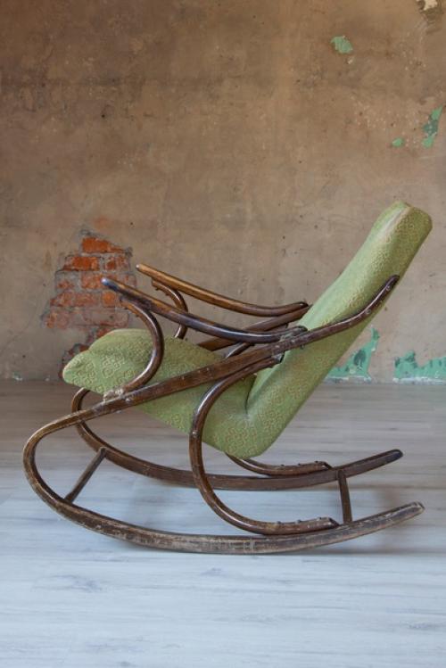 Ура!  Мы начинаем бережно разбирать и реставрировать кресло - качалку дизайнера Антонина Шумана. 08