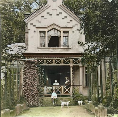 Известно ли вам, что Порховский уезд был самым дворянским в губернии, что из 20-ти самых богатых помещиков ровно половина проживала в нашем уезде? 01