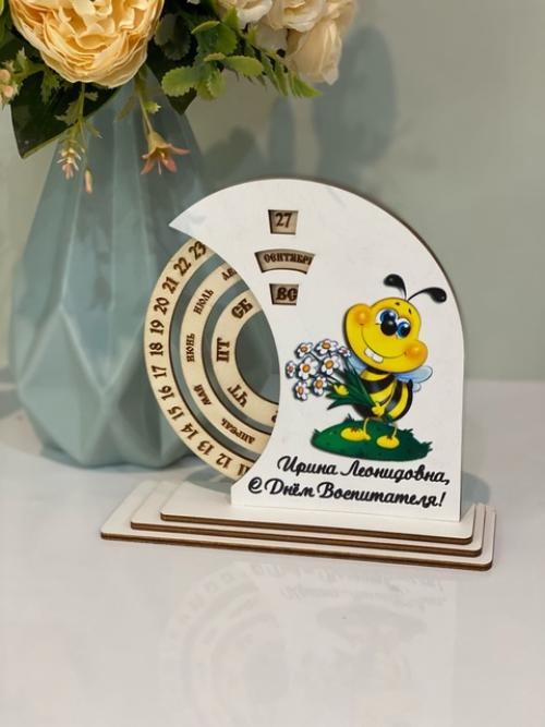 Вечные календари из дерева: лучший подарок для учителей и воспитателей. 05