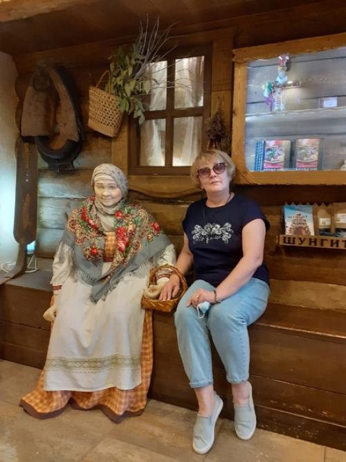 Первый и единственный в мире ресторан традиционной карельской кухни с порога затягивает вас в мир загадочный и таинственный. 06