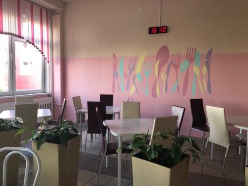 Школьники не портят вещи, которые им нравятся. 01